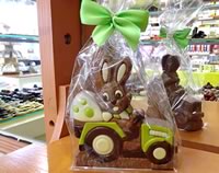 (image for) Weibler Bunny Driving A Tractor with Egg (bright green bow) 150g