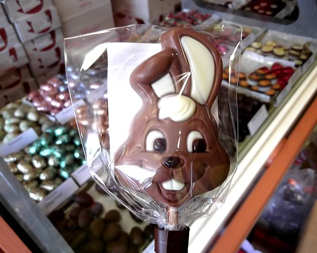 (image for) Belfine Milk Chocolate Bunny Lollipop (Binky) 35g - Click Image to Close